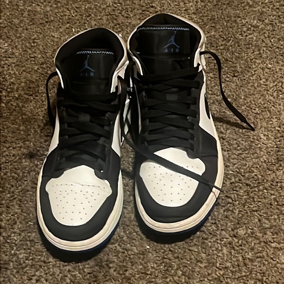 Air Jordan 1 Mid SE - Picture 1 of 2